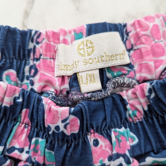 Women's Simply Southern Turtle Print Shorts size large/extra large - Picture 3 of 5